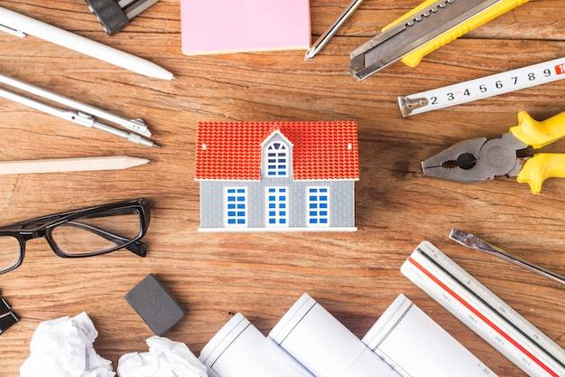 Budowa domu z czego najlepiej rozpocząć inwestycję?