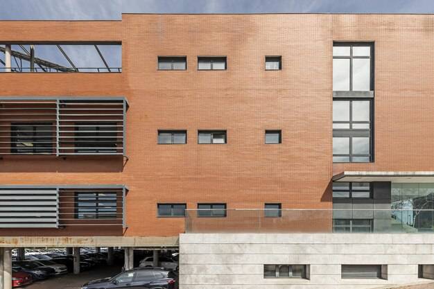 Z czego budować ściany zewnętrzne domu?