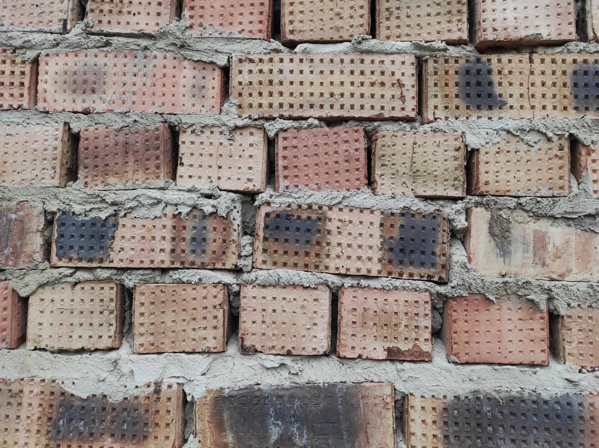 Jaki pustak ceramiczny do budowy domu sprawdzi się w polskich warunkach?