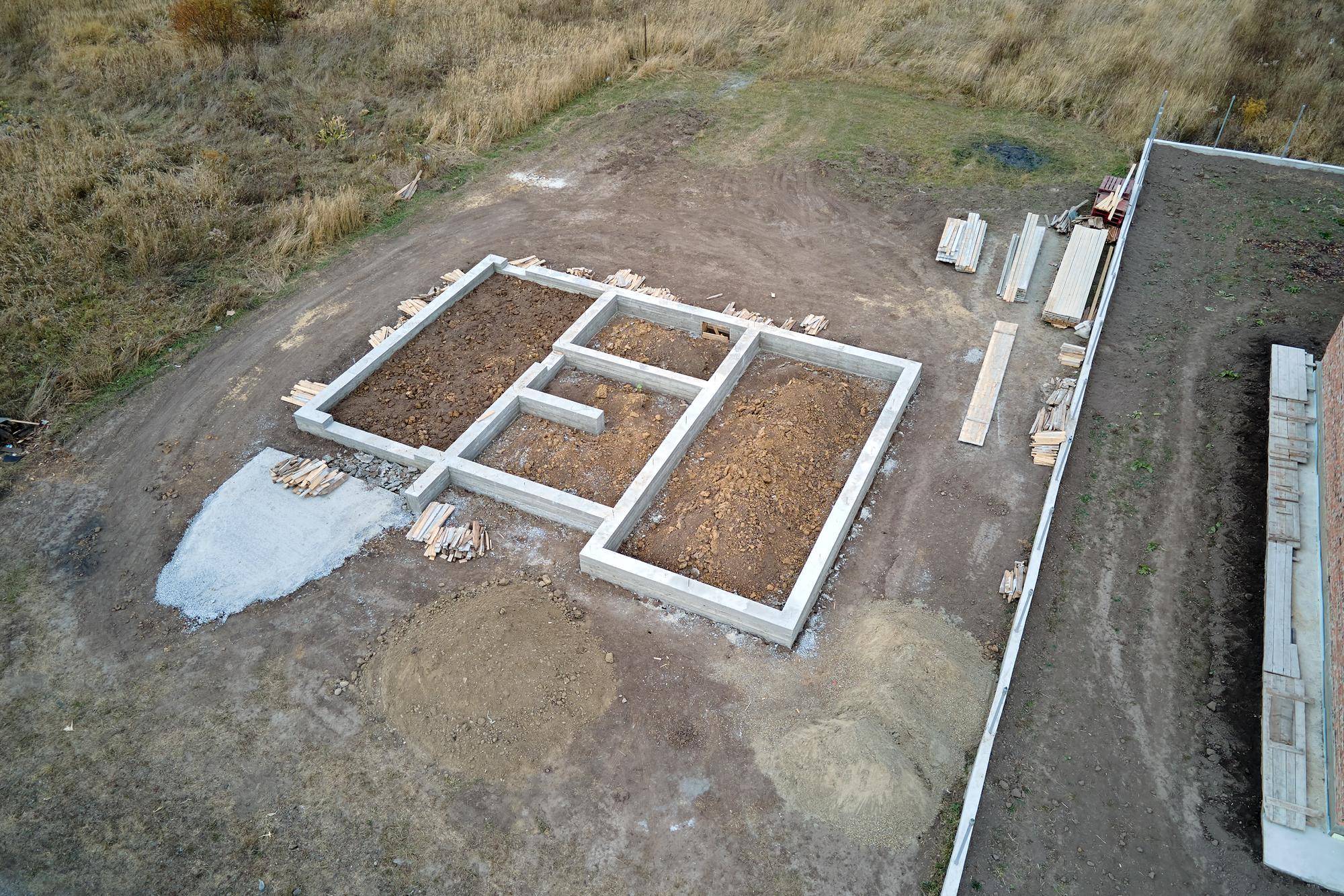 Ile betonu potrzeba na fundamenty domu o powierzchni 150m2?