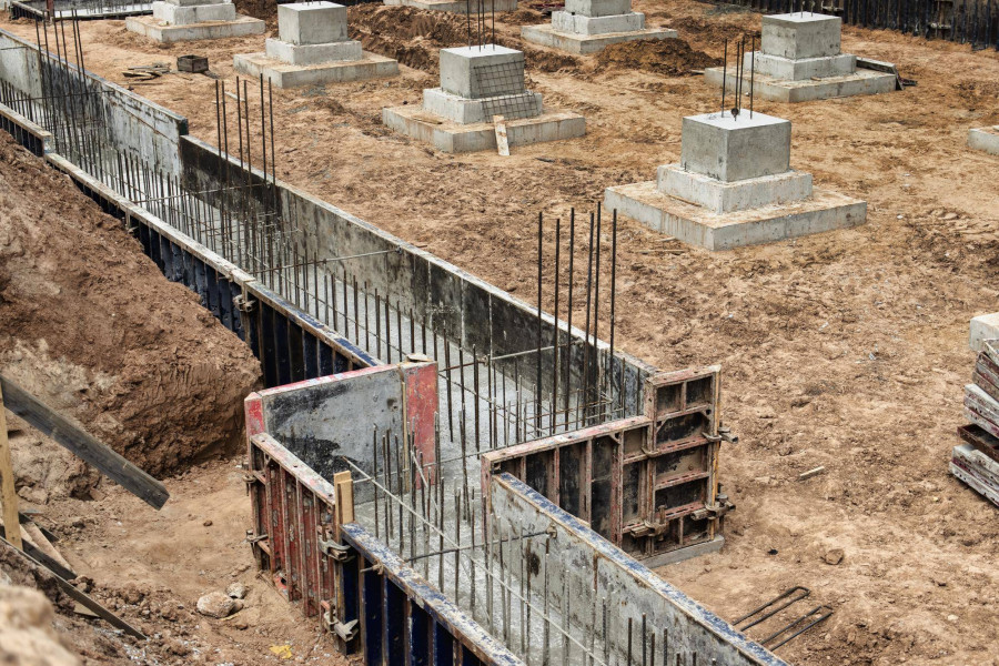 Ile betonu potrzeba na fundamenty domu 120m2?