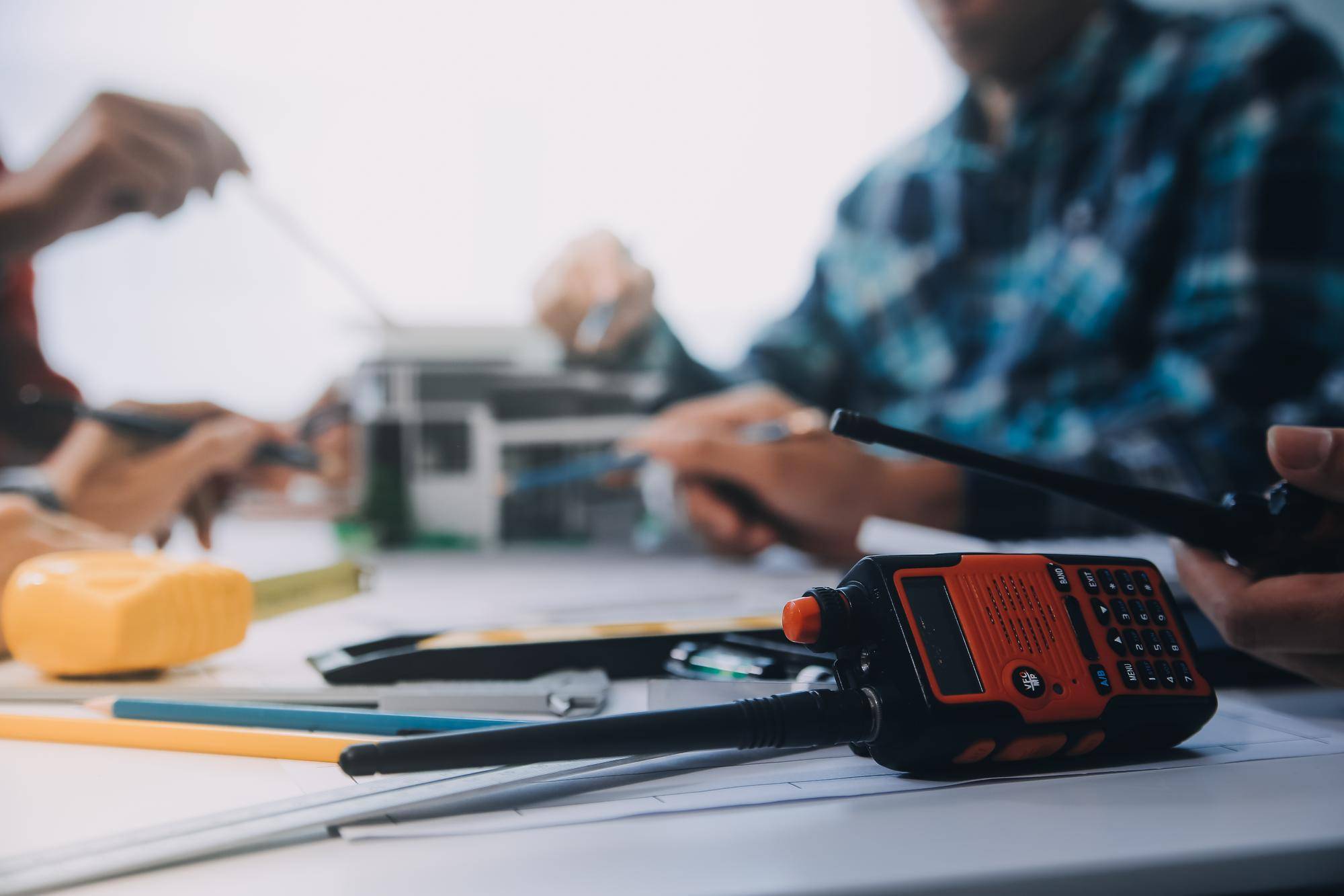 Jak się robi pomiary elektryczne w domowych instalacjach?